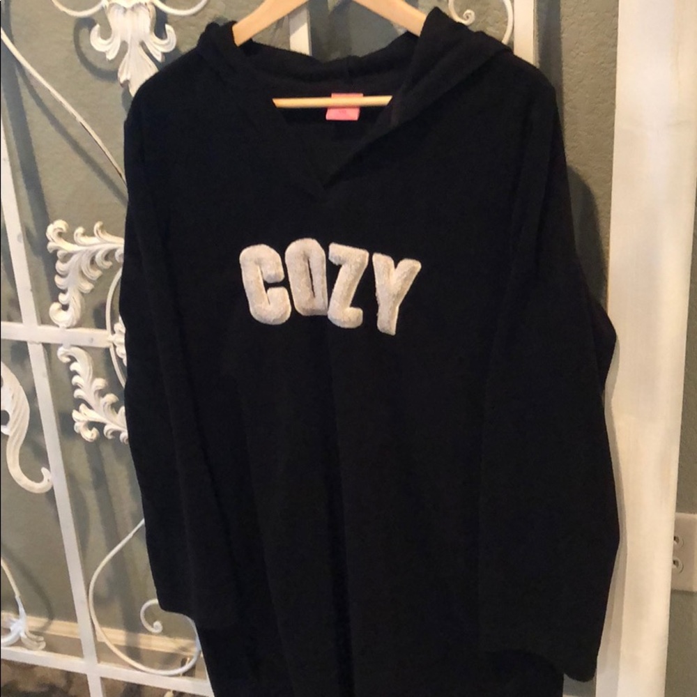 “Cozy” fleece hoodie with front pocket
